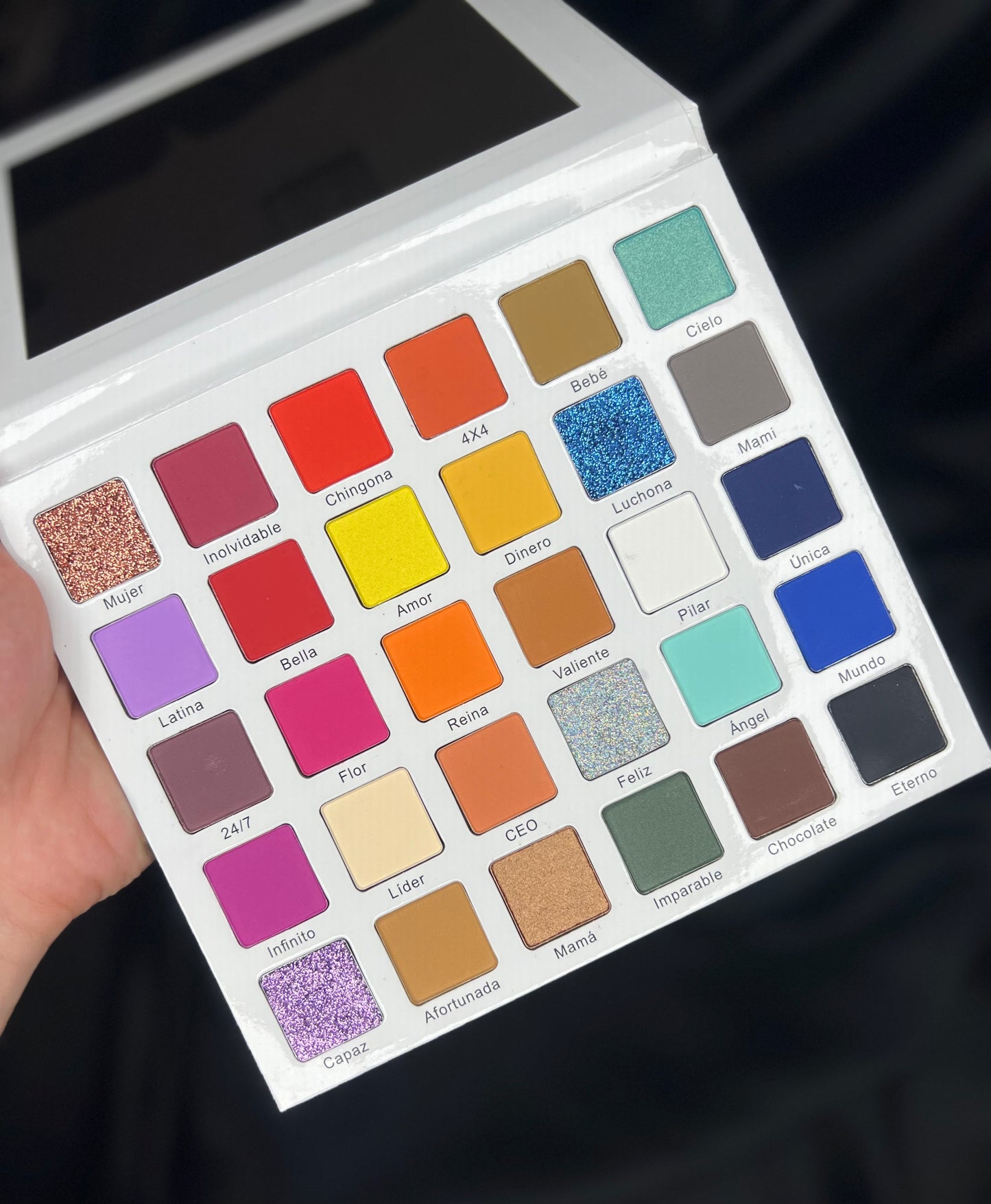 Mujer De Hierro Eyeshadow Palette