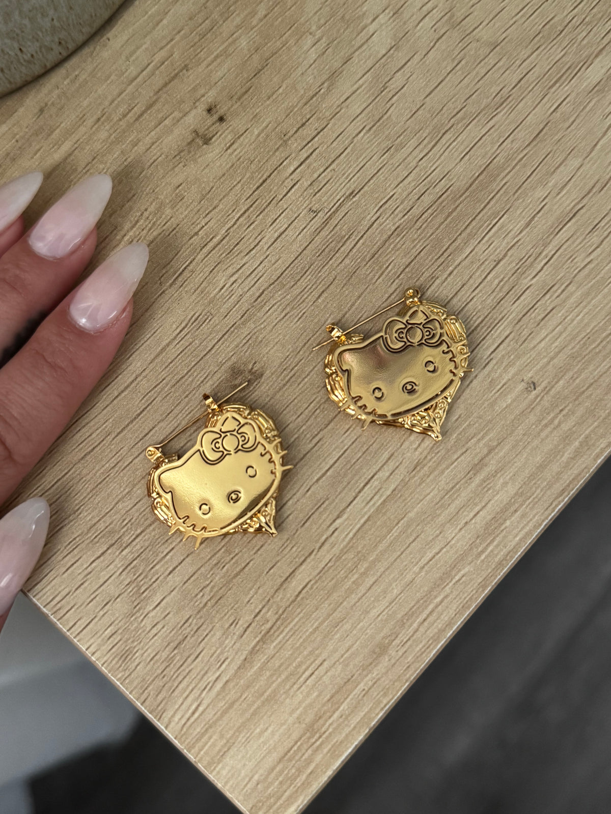 Hello Kitty Small Heart Hoops