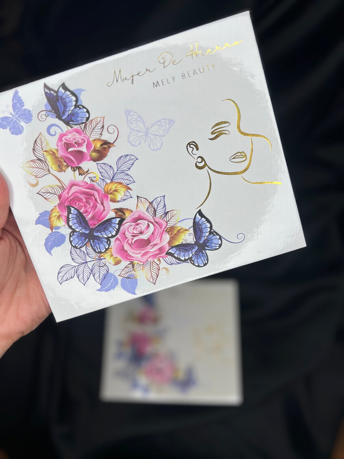 Mujer De Hierro Eyeshadow Palette