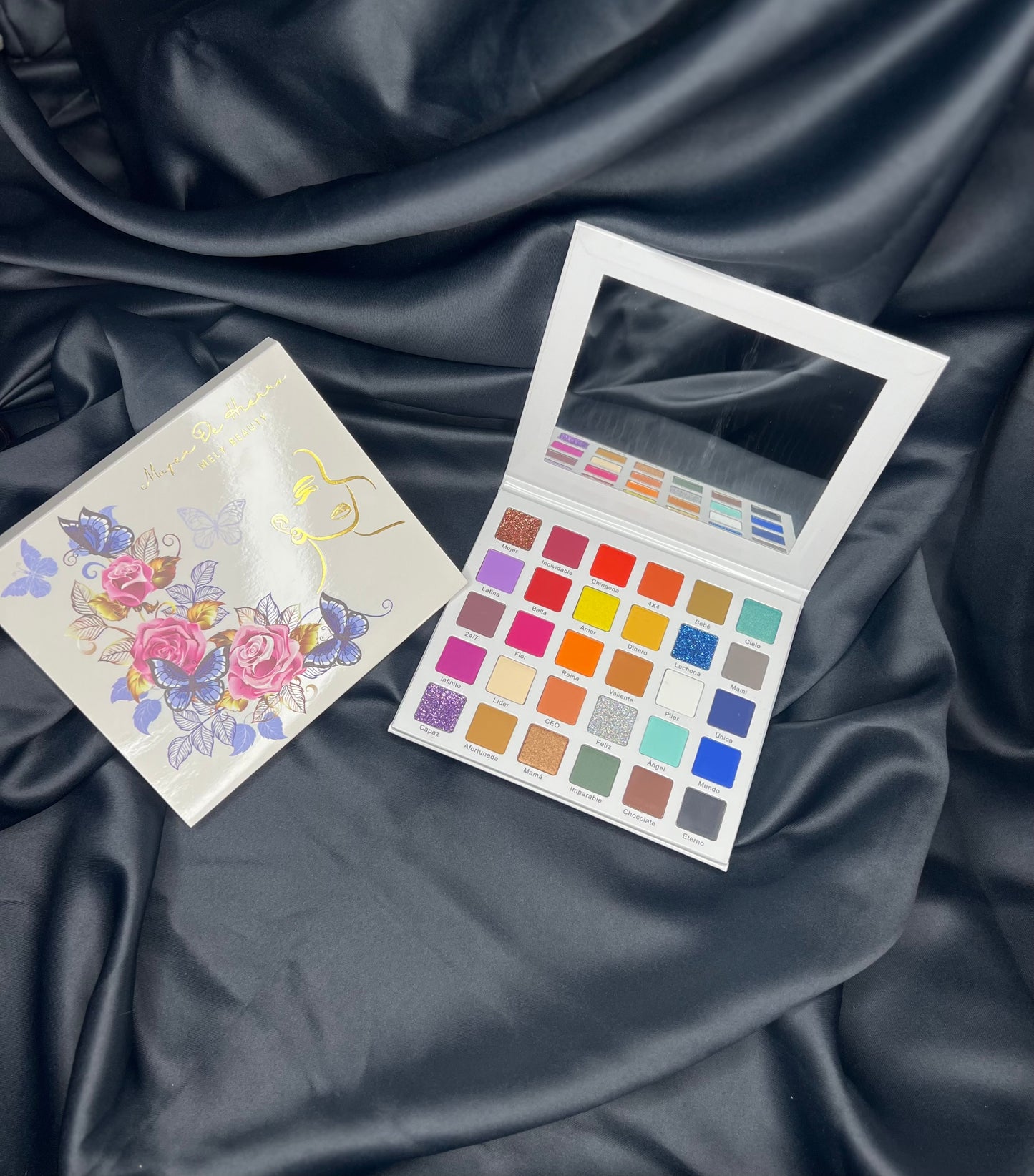 Mujer De Hierro Eyeshadow Palette