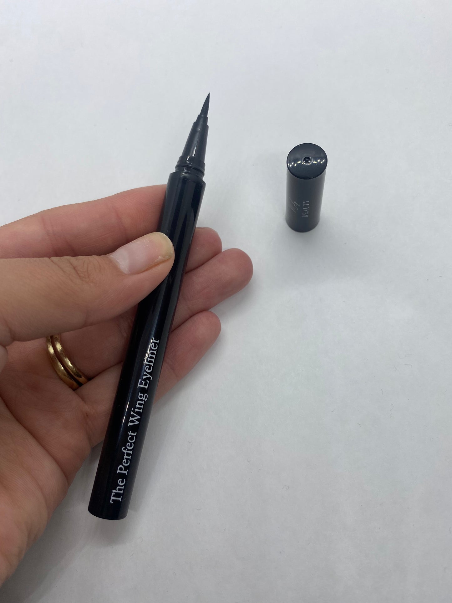 Perfect wing eyeliner